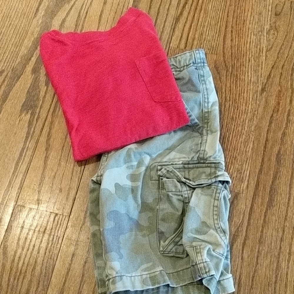 Cherokee red tee